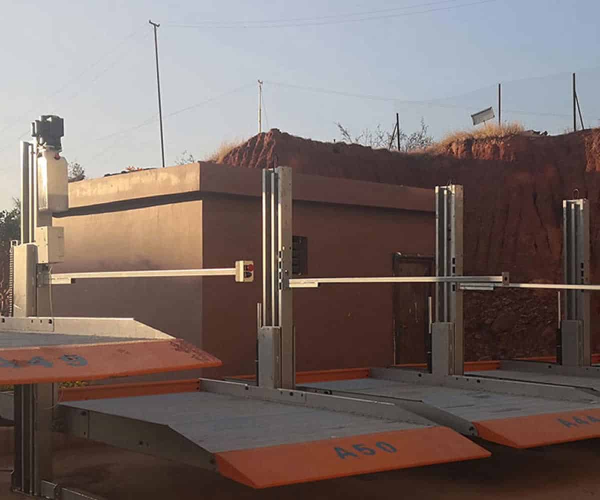 紫云兩柱機械式停車庫短租